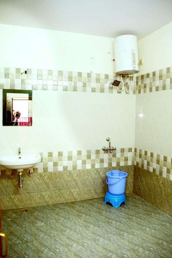 Хостел Tuk Tuk Backpackers Near Railway Station Джапур Экстерьер фото